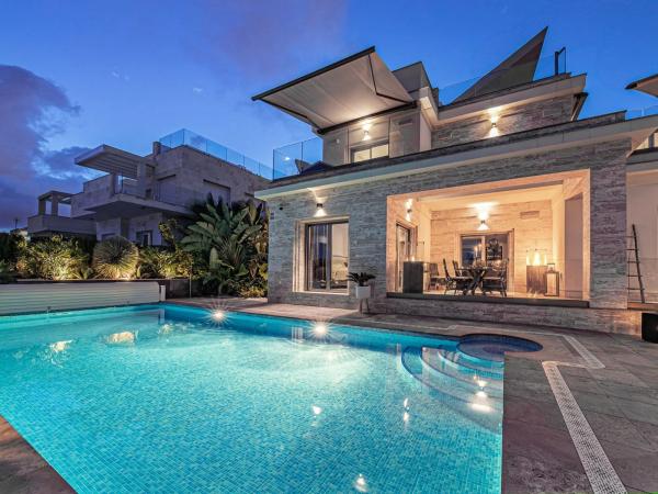 Chalet en Barrio La Zenia