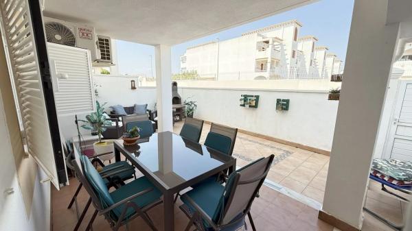 Chalet adosado en calle Pino Piñonero