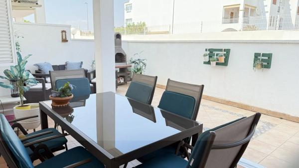 Chalet adosado en calle Pino Piñonero