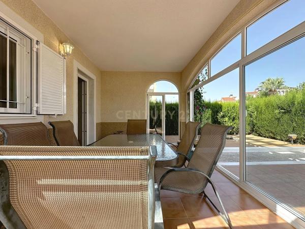 Chalet adosado en calle Pino Piñonero, 57