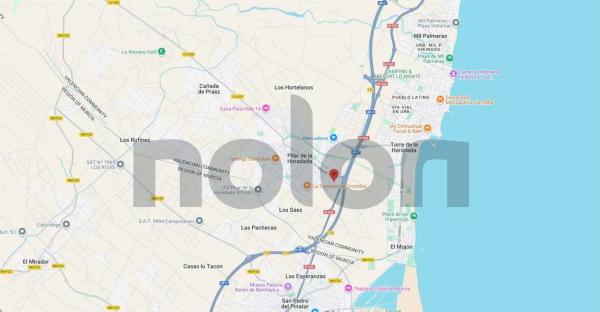 Chalet pareado en calle Pegaso