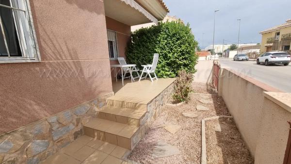 Chalet adosado en Cl Semilleros