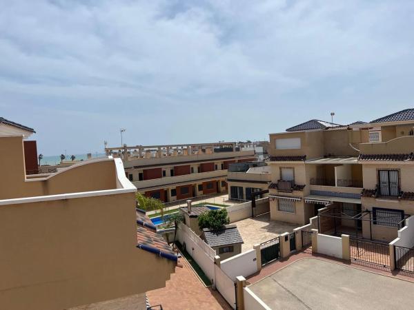 Chalet adosado en avenida de Europa, 25