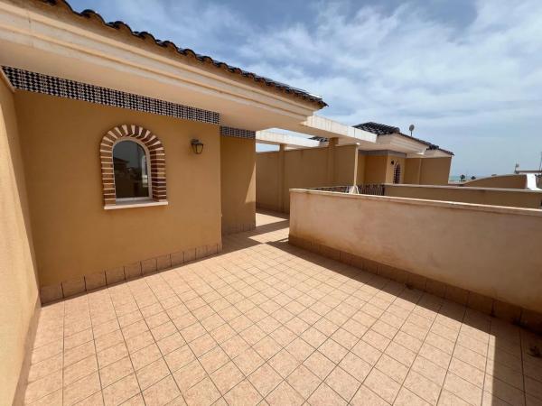 Chalet adosado en avenida de Europa, 25