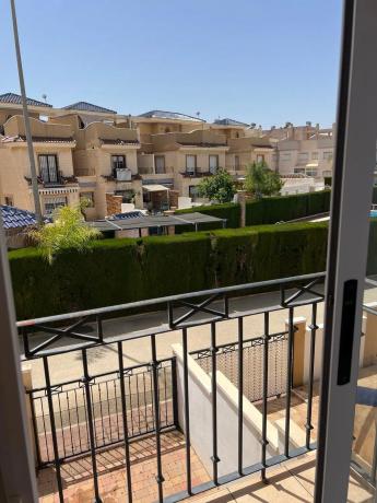 Chalet adosado en avenida de Europa, 25