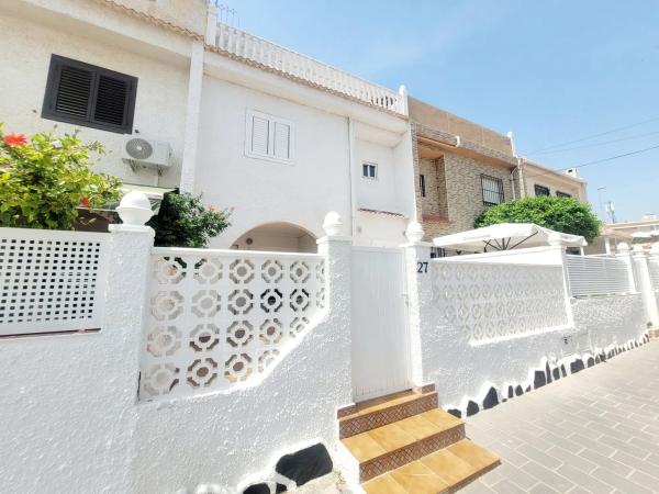 Chalet adosado en plaza de Mil Palmeras, 27