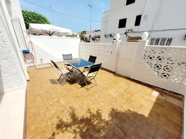 Chalet adosado en plaza de Mil Palmeras, 27