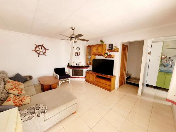 Chalet adosado en plaza de Mil Palmeras, 27