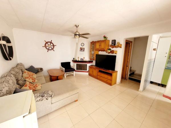 Chalet adosado en plaza de Mil Palmeras, 27