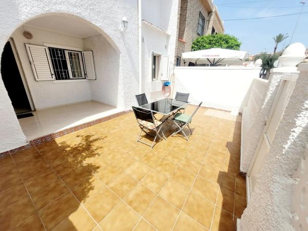 Chalet adosado en plaza de Mil Palmeras, 27