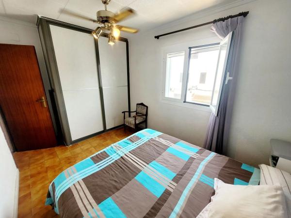 Chalet adosado en plaza de Mil Palmeras, 27