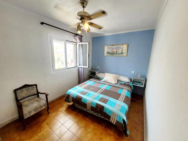 Chalet adosado en plaza de Mil Palmeras, 27