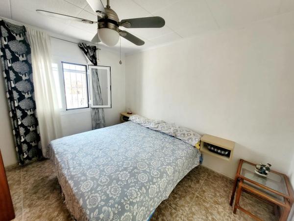 Chalet adosado en plaza de Mil Palmeras, 27