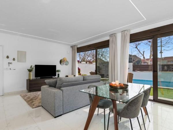 Casa independiente en avenida de la Libertad