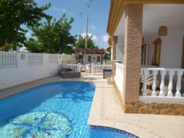 Chalet en Zona Pueblo