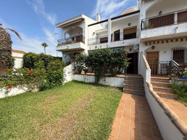 Chalet adosado en avenida Río Segura, 76