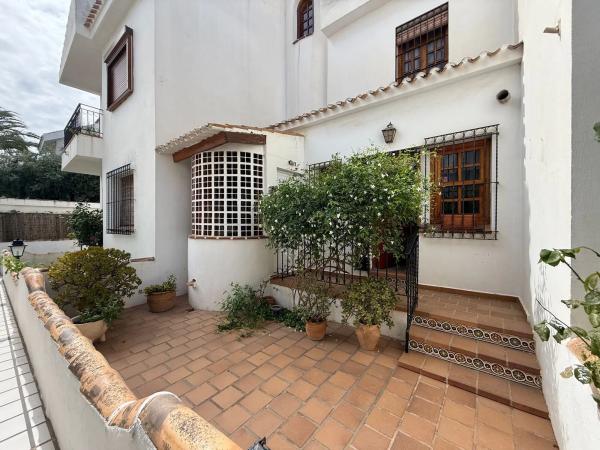 Chalet adosado en avenida Río Segura, 76