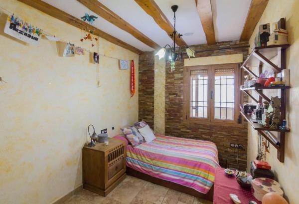 Casa independiente en calle Poeta Miguel Hernández