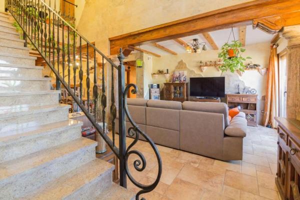 Casa independiente en calle Poeta Miguel Hernández