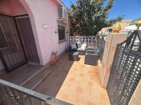 Chalet pareado en calle Parque del Manzanares, 106