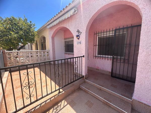 Chalet pareado en calle Parque del Manzanares, 106