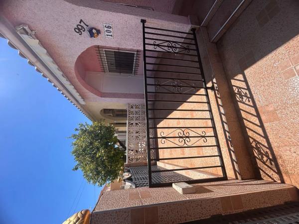 Chalet pareado en calle Parque del Manzanares, 106