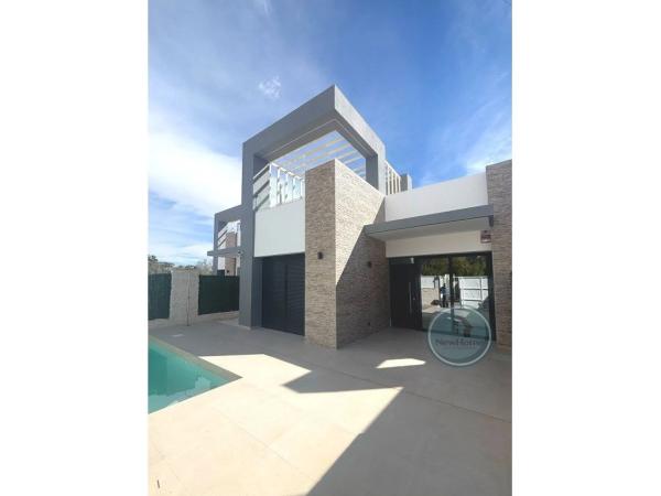 Casa independiente en avenida Príncipe de Asturias