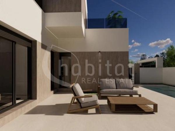 Casa independiente en calle Miguel Hernández