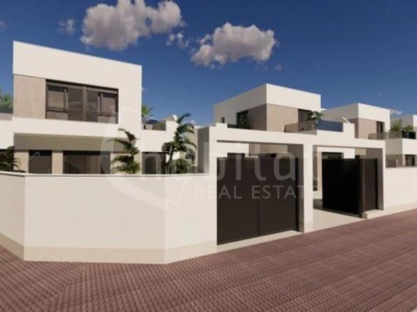 Casa independiente en calle Miguel Hernández