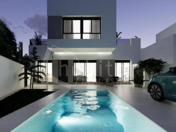 Casa independiente en calle Miguel Hernández