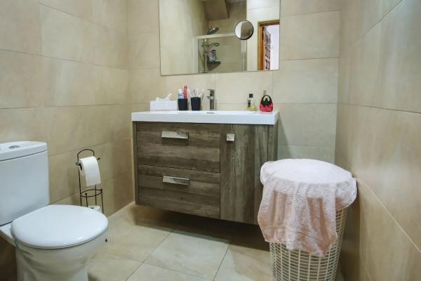 Chalet adosado en Cl Igualada Blue Lagoon