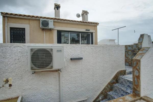 Chalet adosado en Cl Igualada Blue Lagoon