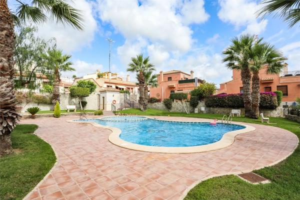 Casa independiente en calle los Marines