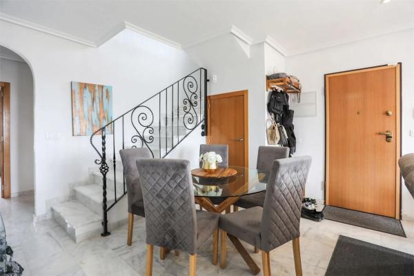 Casa independiente en calle los Marines