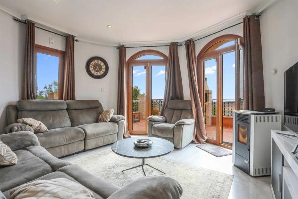 Casa independiente en calle los Marines