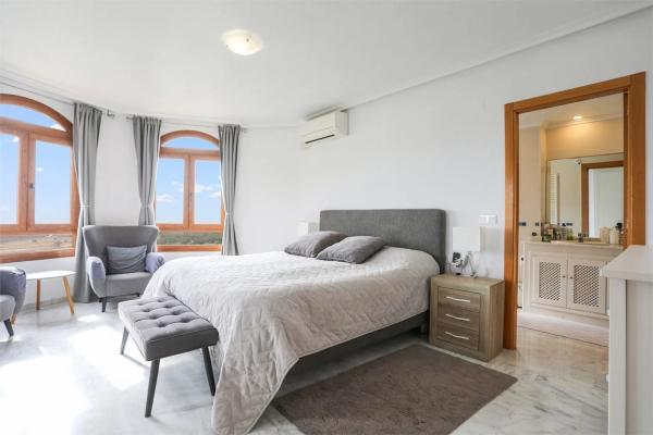 Casa independiente en calle los Marines