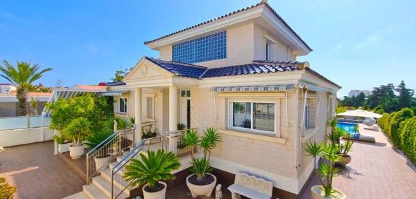 Chalet en Barrio El Molino