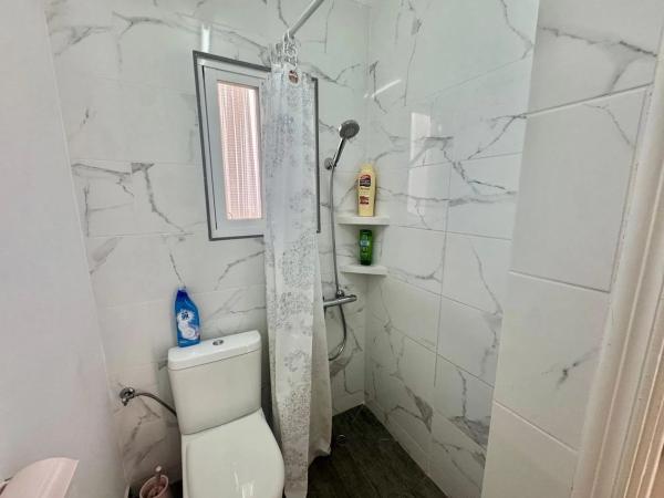 Casa independiente en calle Liszt