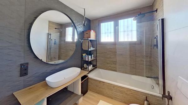 Casa independiente en calle Huelma, 3