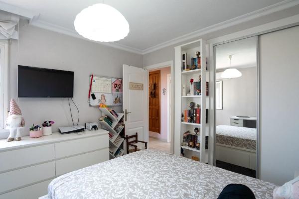 Chalet adosado en calle Argolidas