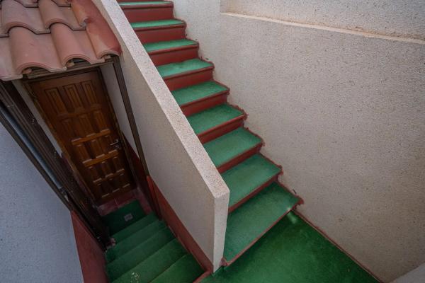 Chalet adosado en calle Argolidas