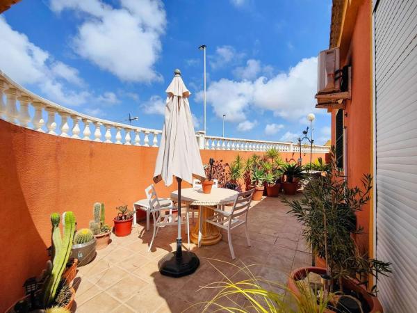 Chalet pareado en calle Miño