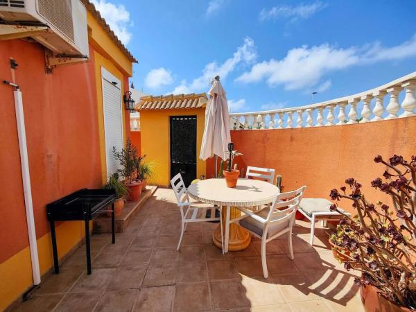 Chalet pareado en calle Miño