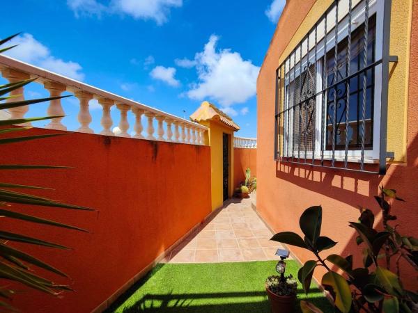 Chalet pareado en calle Miño