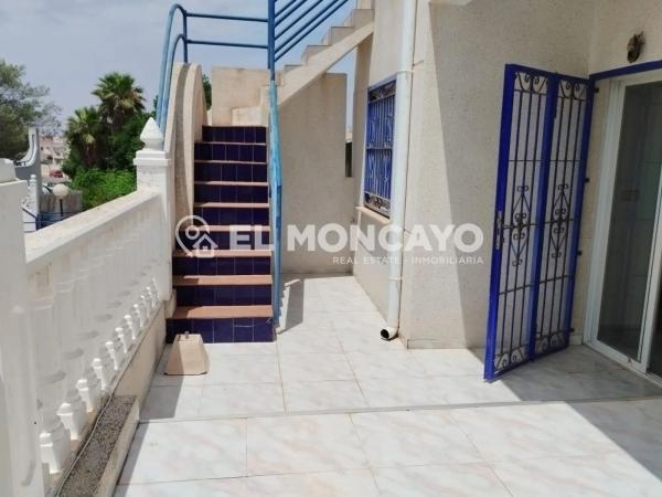 Chalet adosado en calle Doña Rodríguez