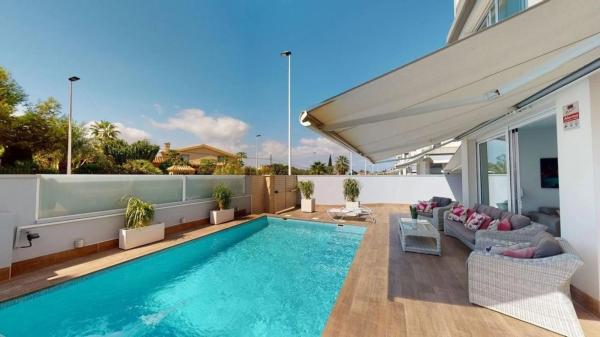 Casa independiente en calle Patricio Zammit, 50