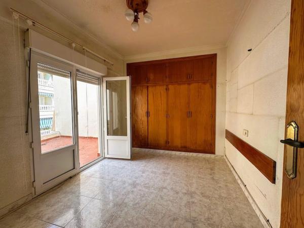 Chalet pareado en calle Gumersindo