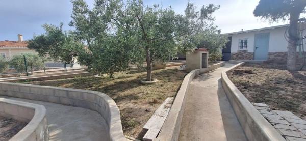 Casa independiente en Urbanización Limoneros