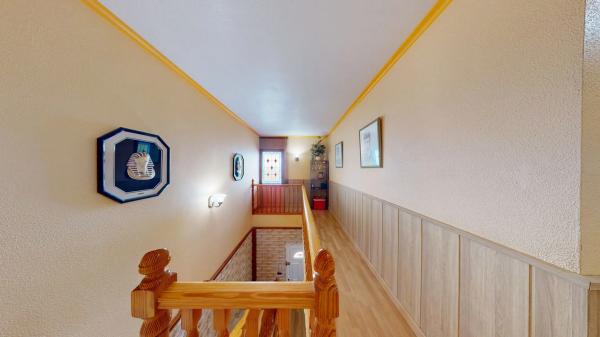 Chalet pareado en avenida de Valverde