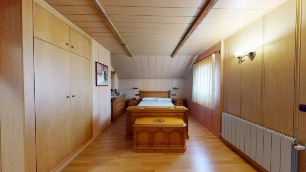 Chalet pareado en avenida de Valverde